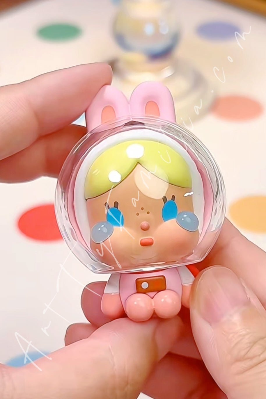 crybaby-crying-to-the-moon-sitting-series-POP Mart Crybaby